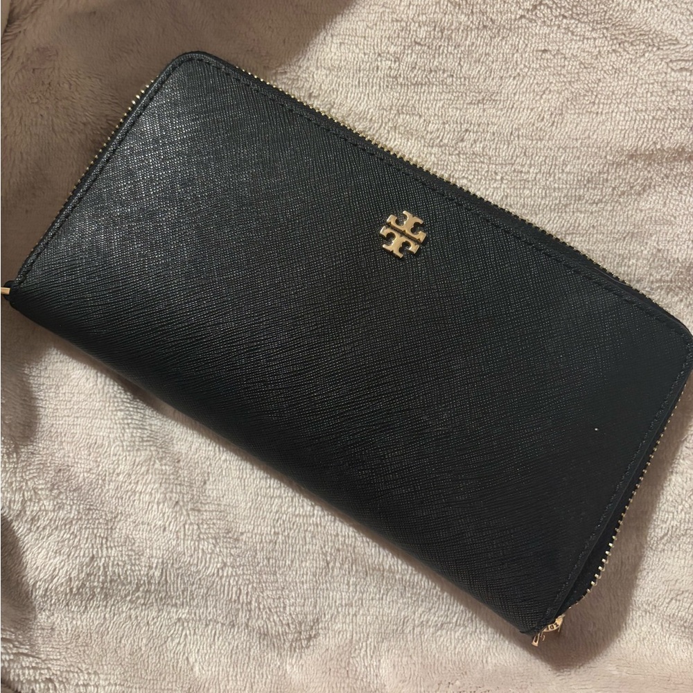 Tory Burch wallet